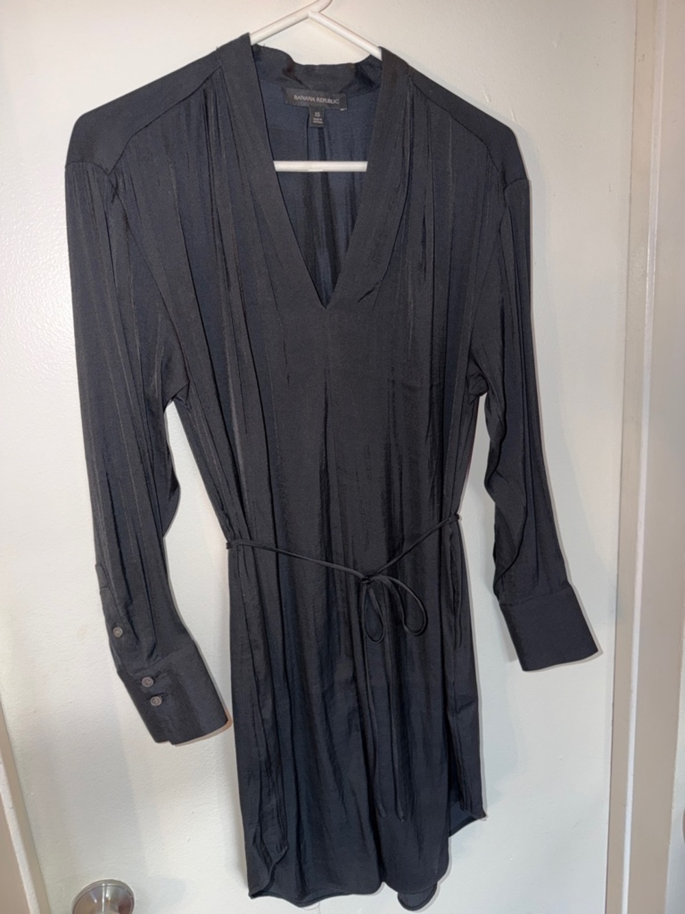 Banana Republic Deep Charcoal V-Neck Long Sleeve Tie Waist Dress